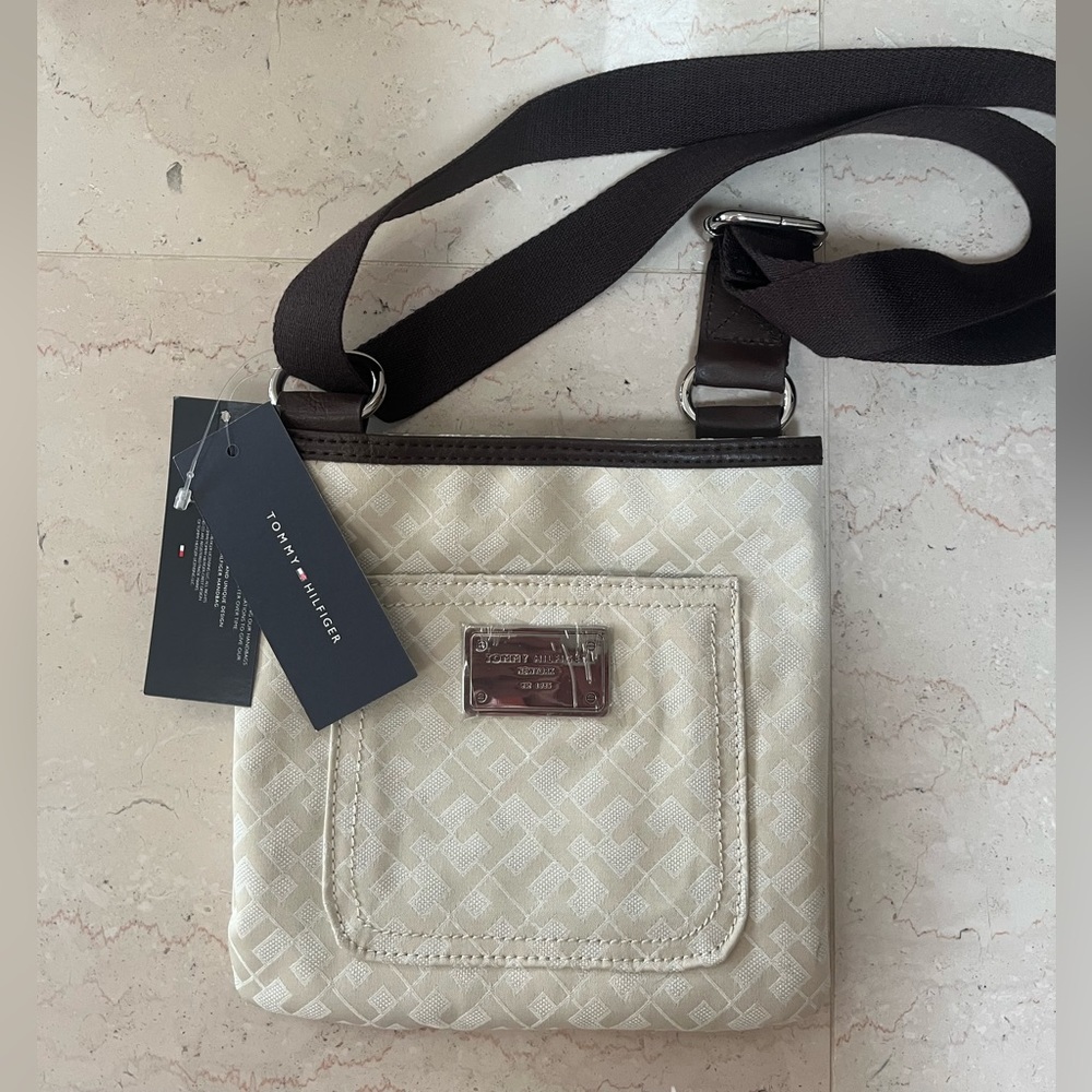 NWT Tommy Hilfiger Messenger Bag